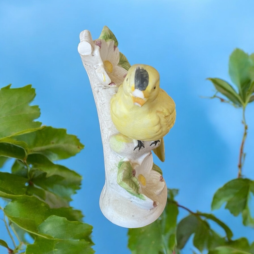 Vintage Ardco Japan Goldfinch Bird Figurine C-3052 Mid Century As-Is - Picture 6 of 7